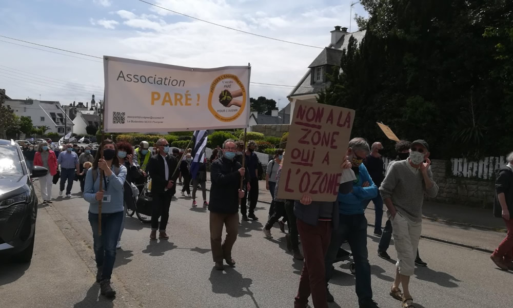 À Auray, 250 personnes marchent pour le climat